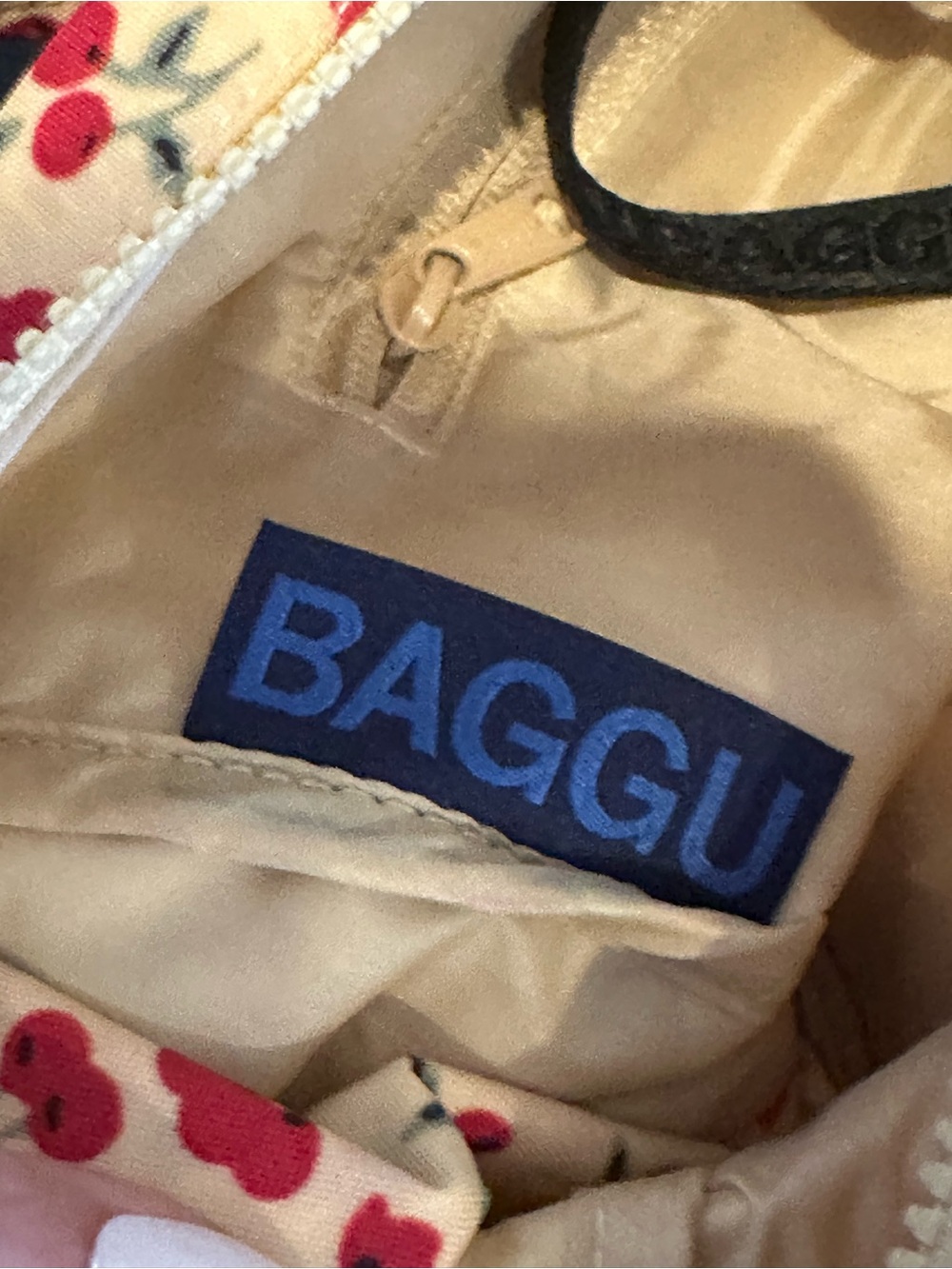 New! BAGGU nylon bowler bag in “cherry land” NWT, flawless - Picture 14 of 16